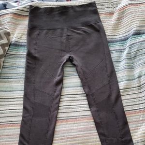 Yummie L/XL seamless skimmer moto shaping legging